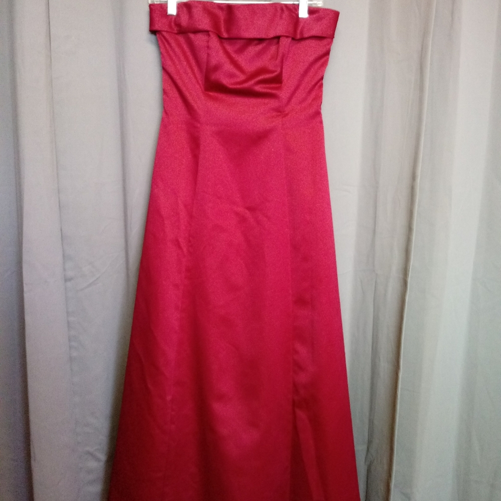 Strapless long red dress